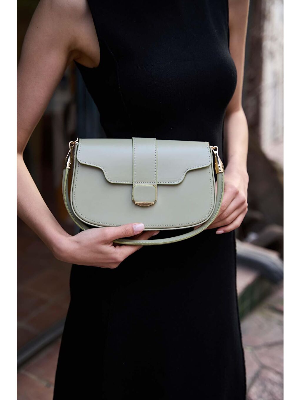 Yeşil Gold Aksesuarlı Kısa Saplı Omuz Çantası Mint-2