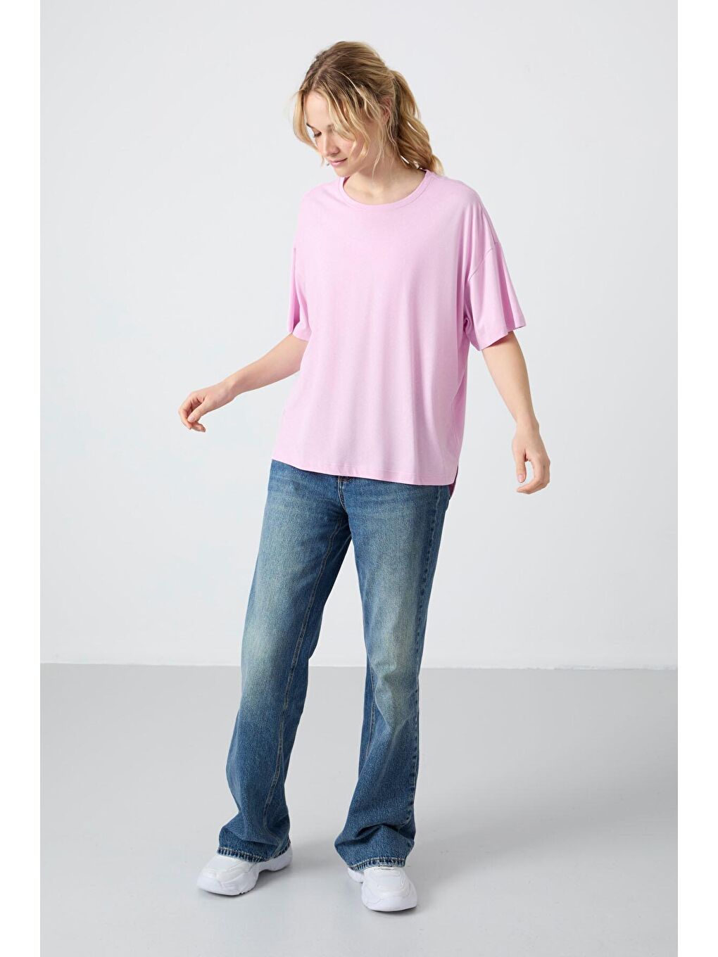 TOMMYLIFE Pembe Penye Modal Yumuşak Tuşeli Oversize Fit Basic Kadın T-Shirt- 97285 - 1