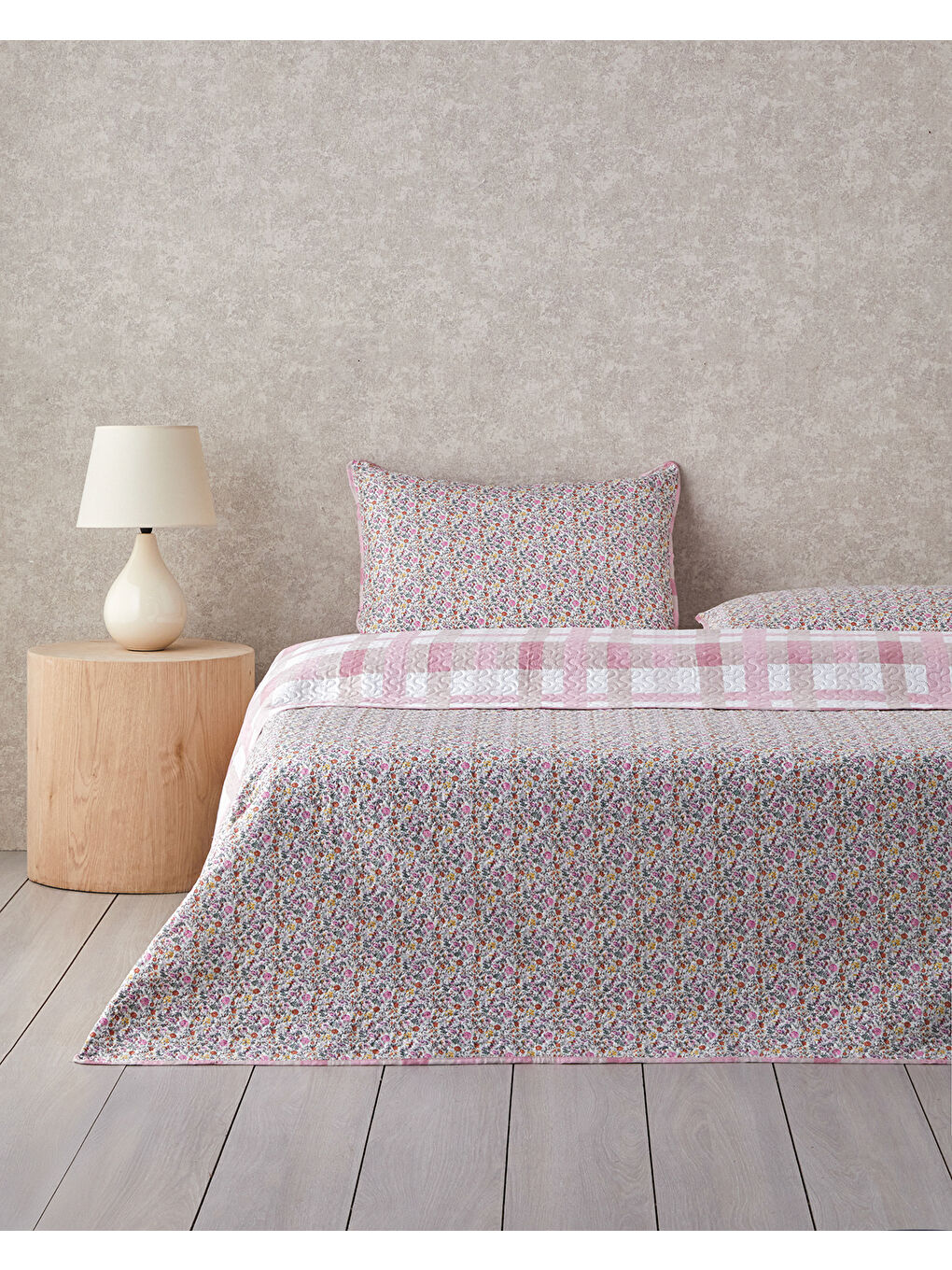 Blushing Blooms Çok Amaçlı Çift Kişilik Yatak Örtüsü Takımı 200x220 cm Pembe