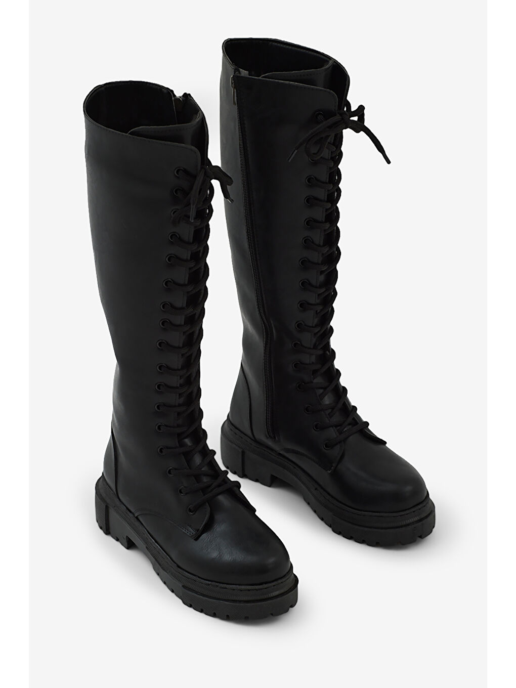 Kadın Siyah Kalın Poli Taban Bağcıklı ve Fermuarlı Diz Altı Çizme