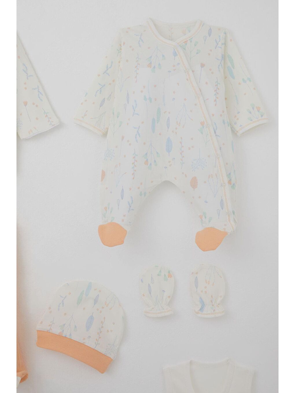 Kız Bebek Hastane Çıkışı 8 Li Bahar Temalı Çiçek Desenli Ekru (0-3 Ay)-3