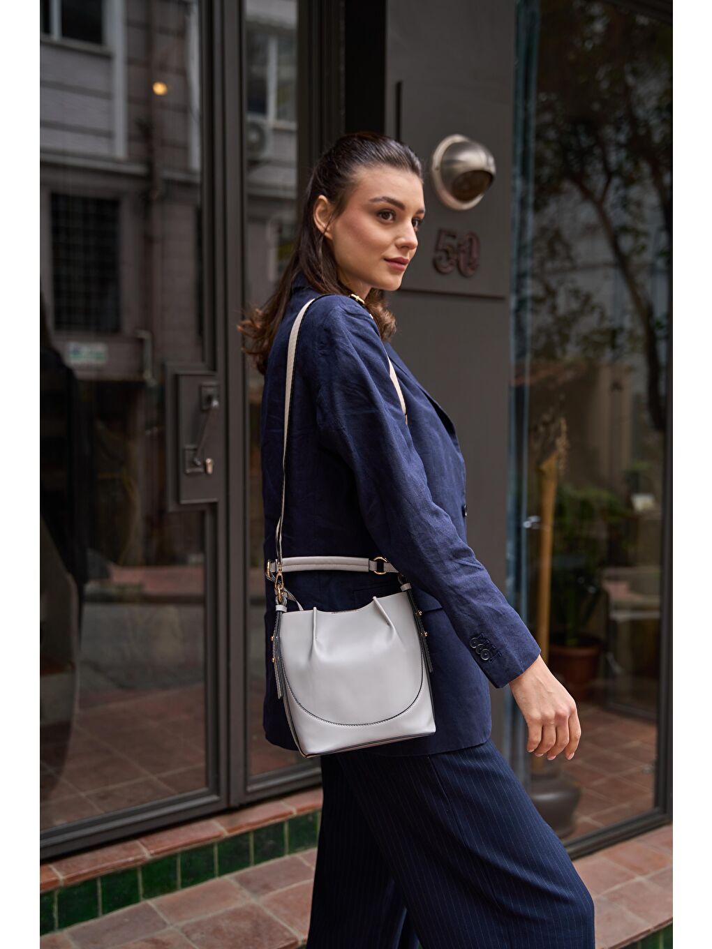 Lauro Üst Dikişli Cüzdanlı Bucket Kadın Çanta - Gri-1