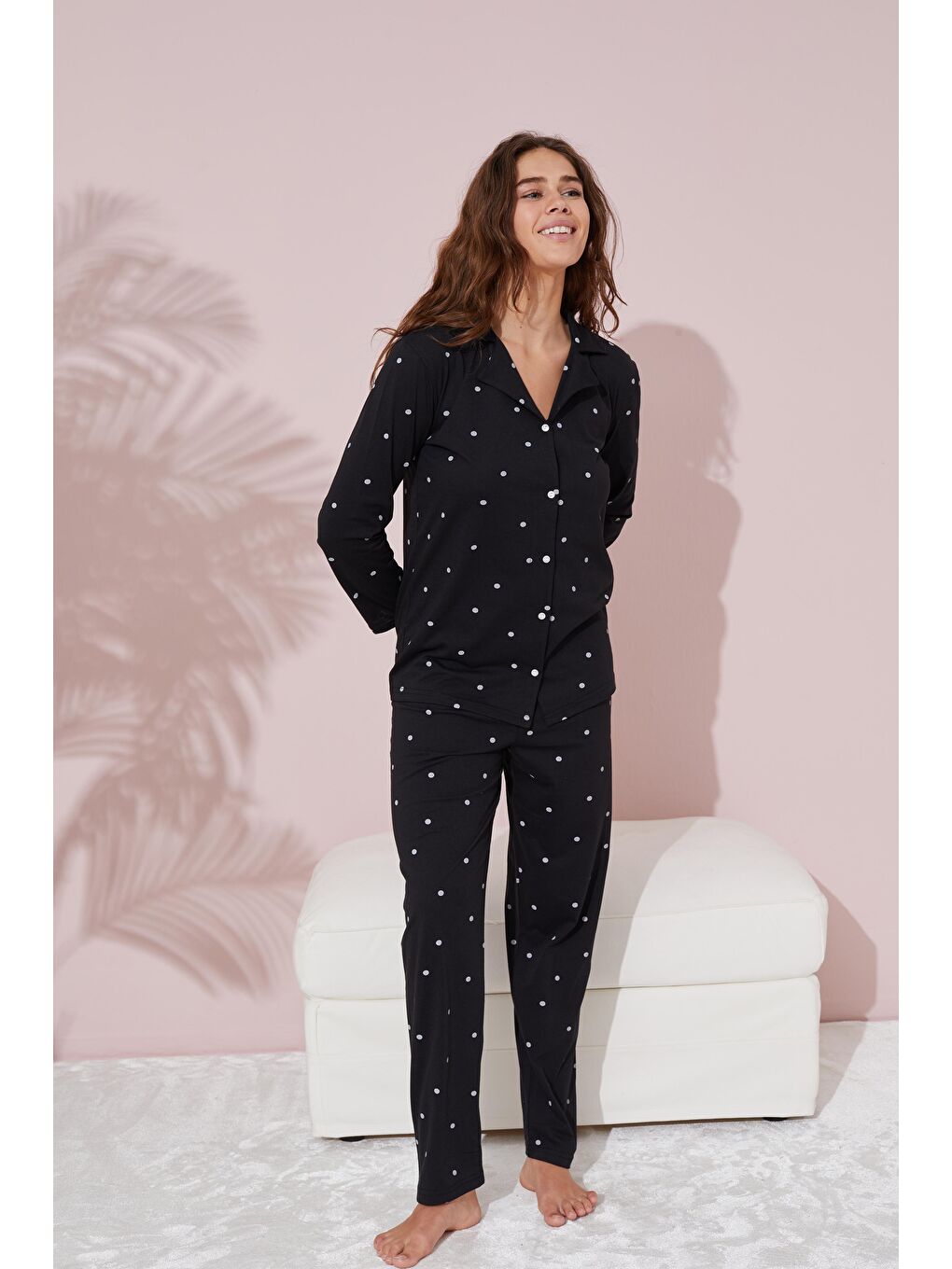 Siyah Beyaz Puan Desenli Pamuklu Düğmeli Pijama Takımı