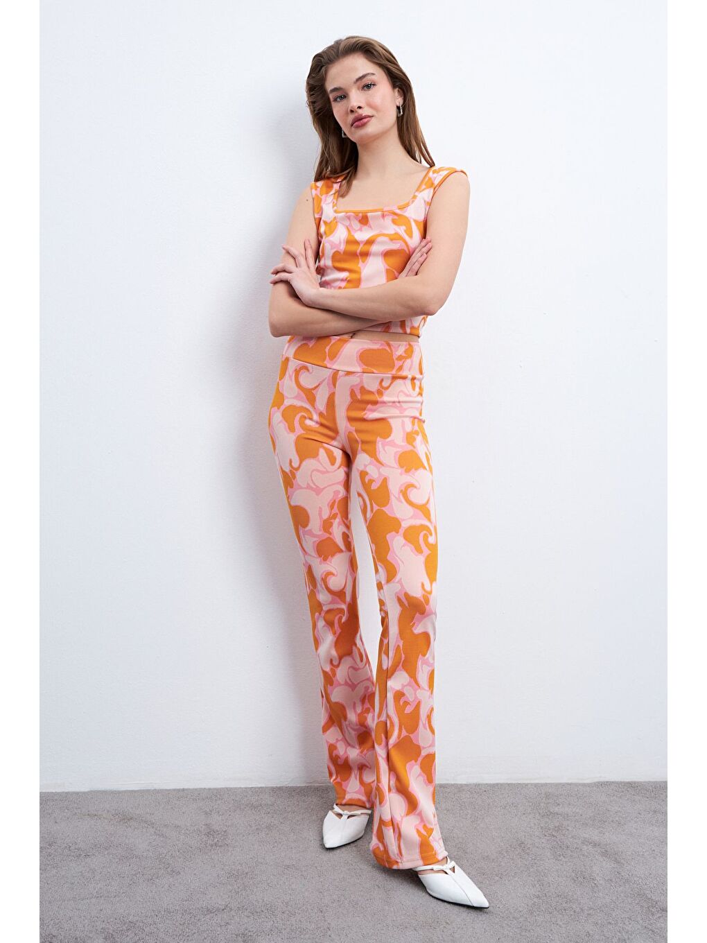 Kadın Turuncu Pembe Desenli Elastanlı Pantolonlu Askılı Takım-3