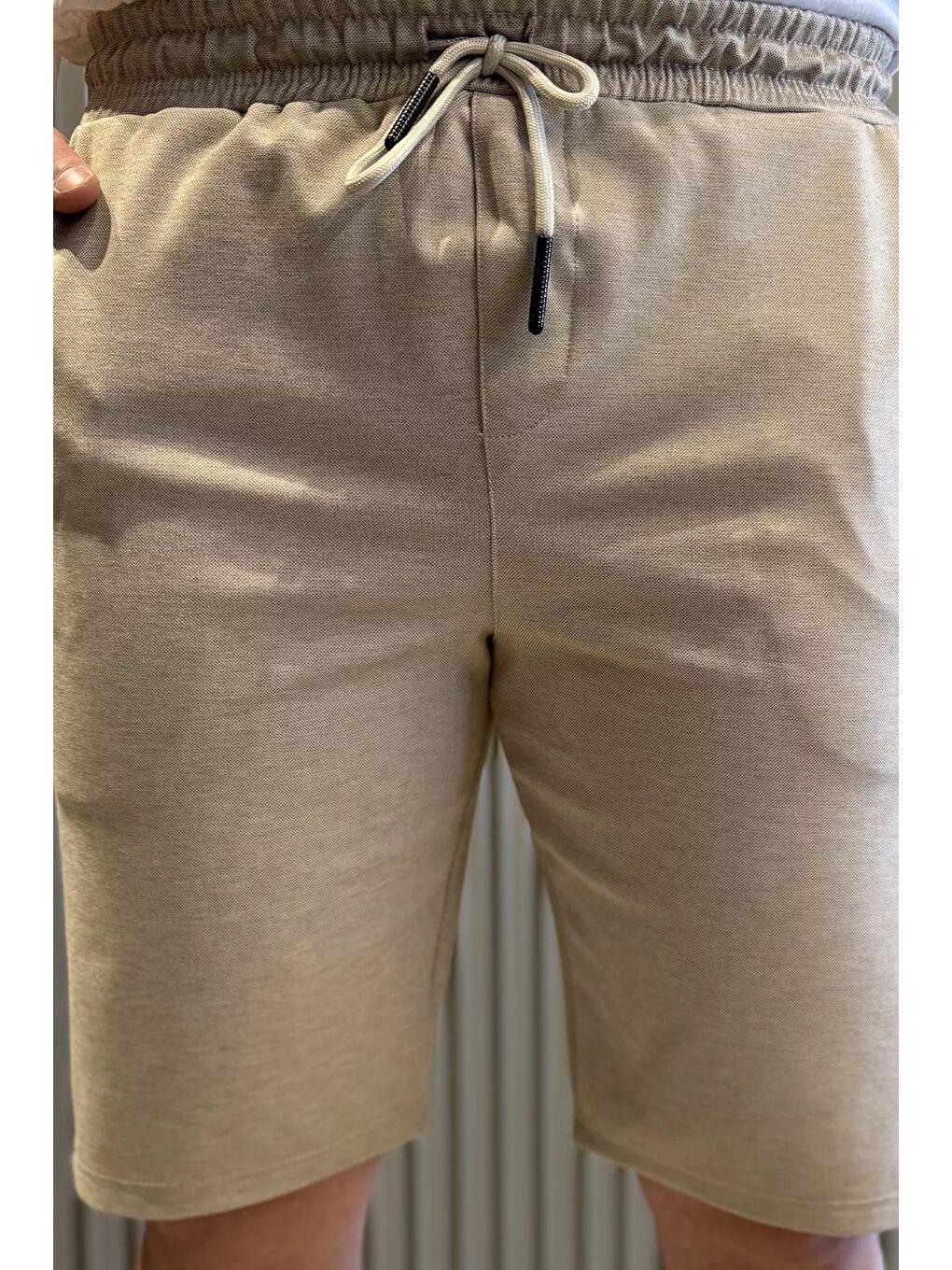 Bej Erkek Bel Bağcıklı Kendinden Desenli Cepli Şort-3