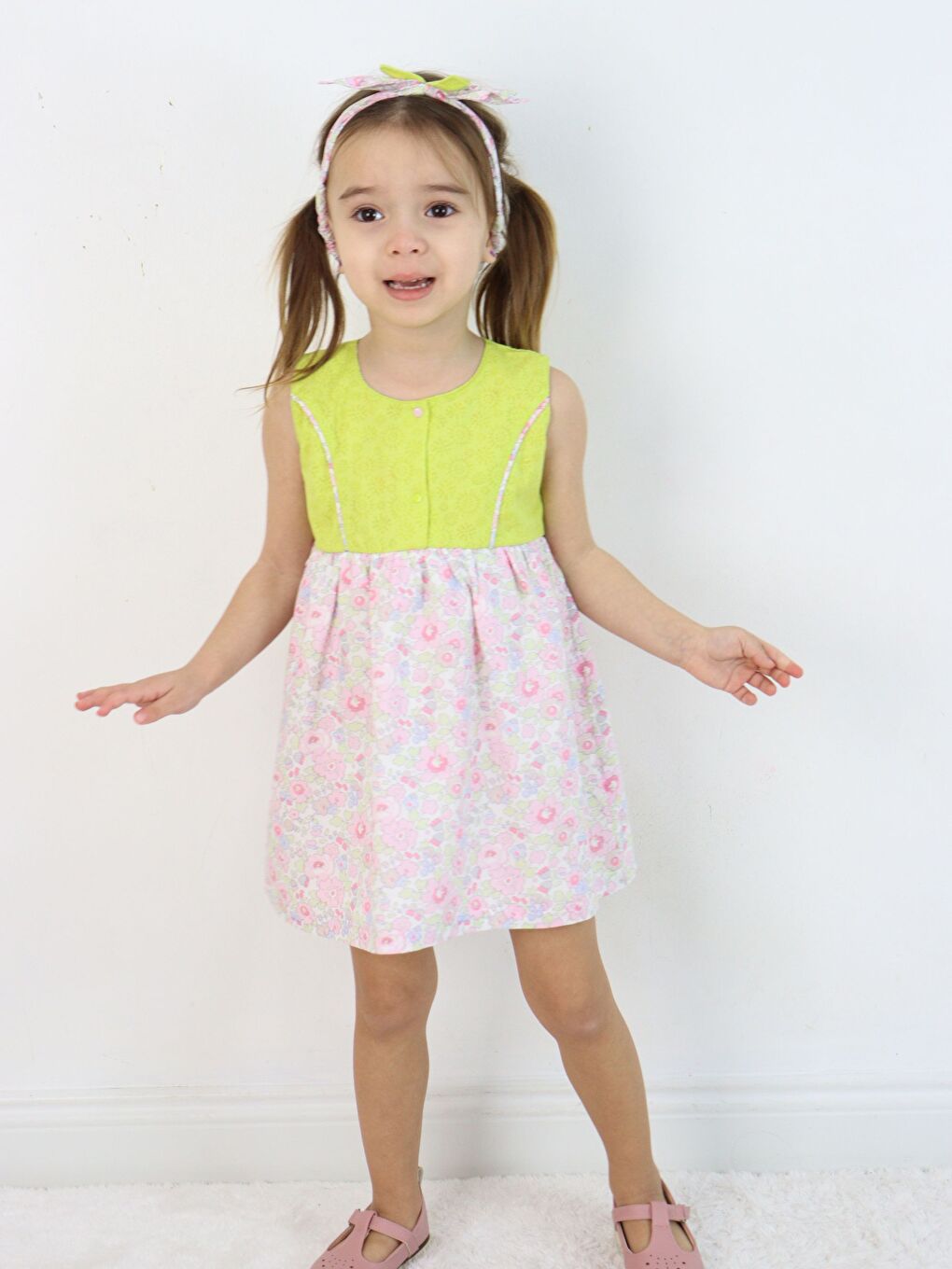 Yeşil Bisiklet Yaka Kolsuz Kız Bebek Elbise ve Saç Bandı-7