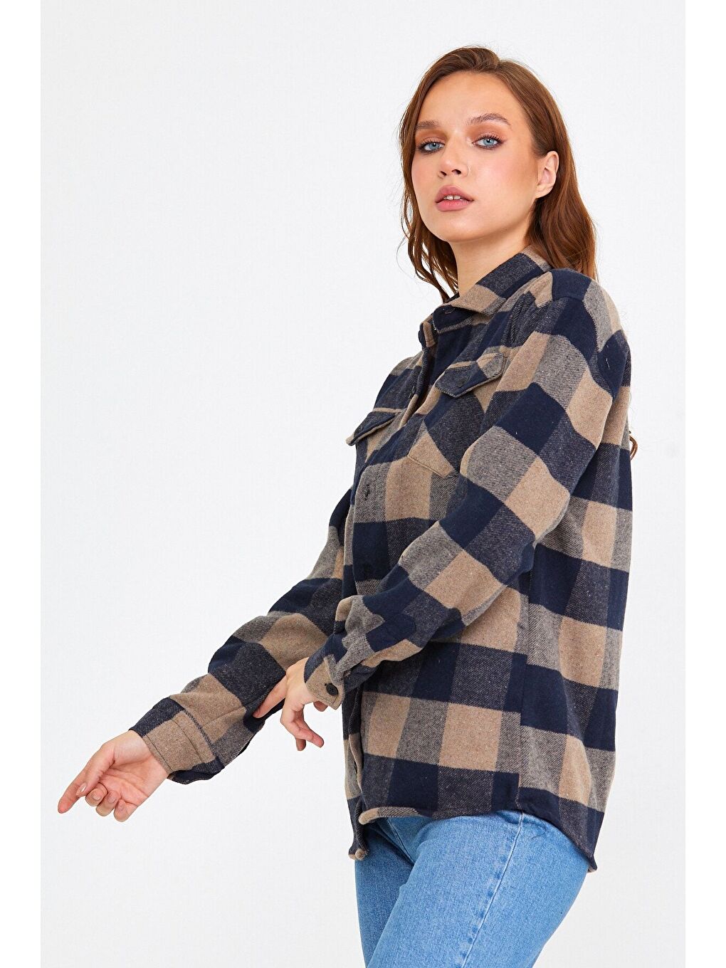 Kahverengi Kadın Slim Fit Düğmeli Yaka Çift Cepli Oduncu Ekose Gömlek-2