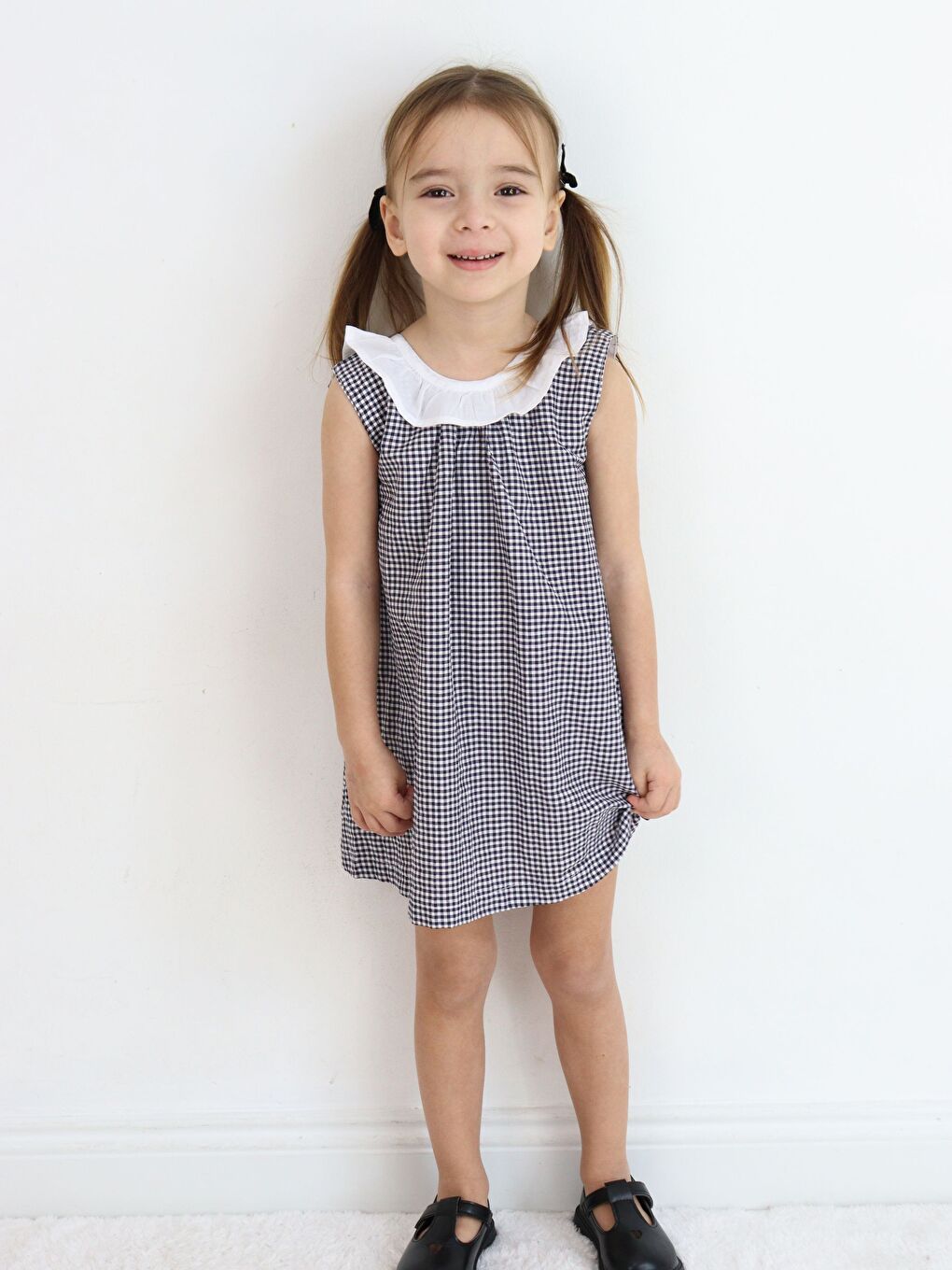 Beyaz Bisiklet Yaka Kolsuz Kız Bebek Elbise-6