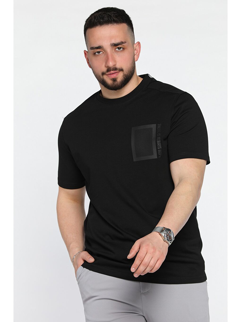 Siyah Erkek Bisiklet Yaka Baskılı Tişört-1