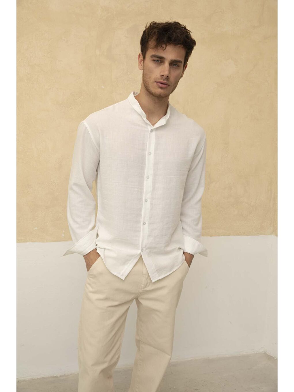 Beyaz Slim Fit Dar Kalıp Uzun Kol Hakim Yaka Pamuklu Keten Efekt Gömlek-1