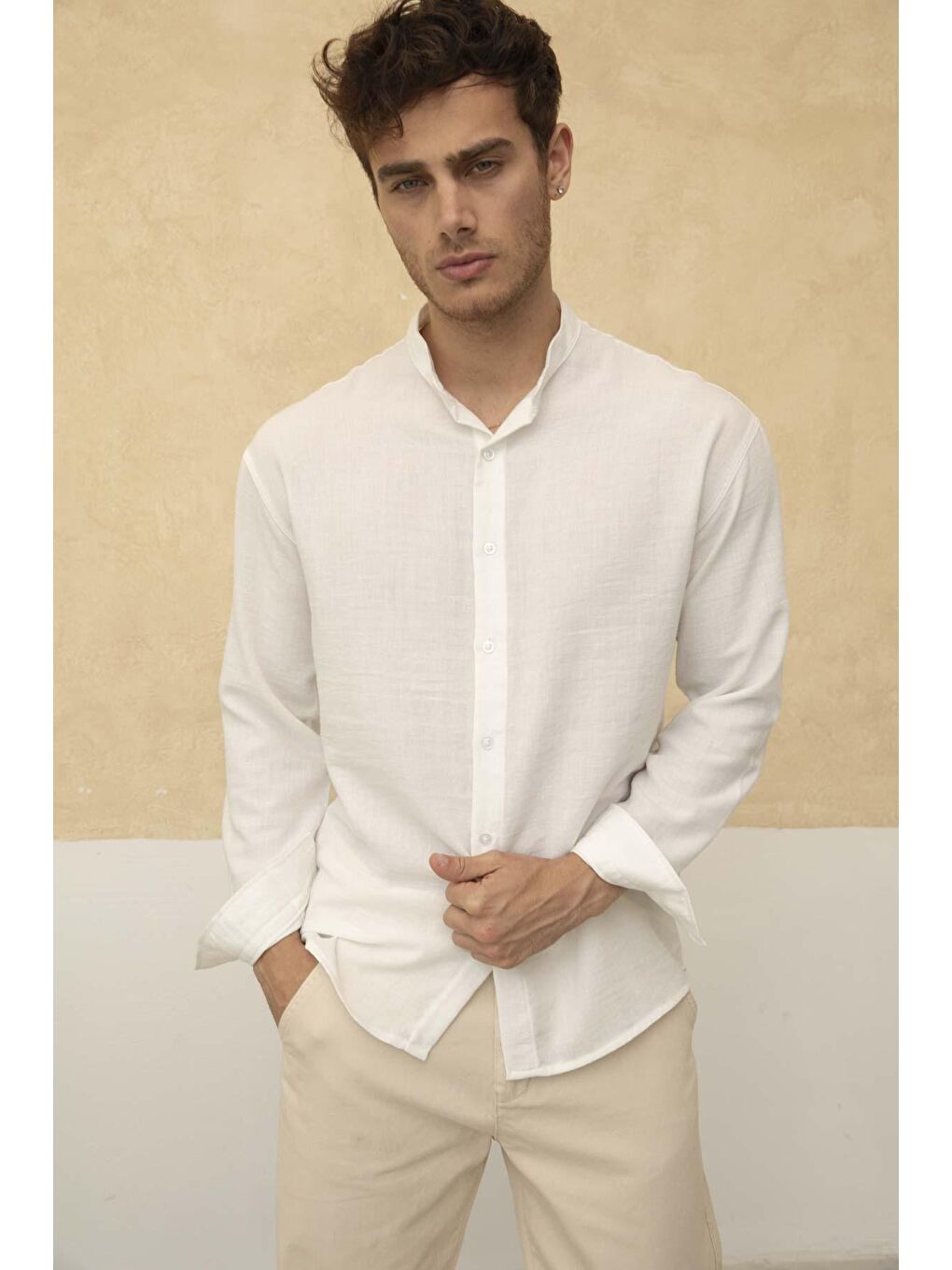 Beyaz Slim Fit Dar Kalıp Uzun Kol Hakim Yaka Pamuklu Keten Efekt Gömlek-2