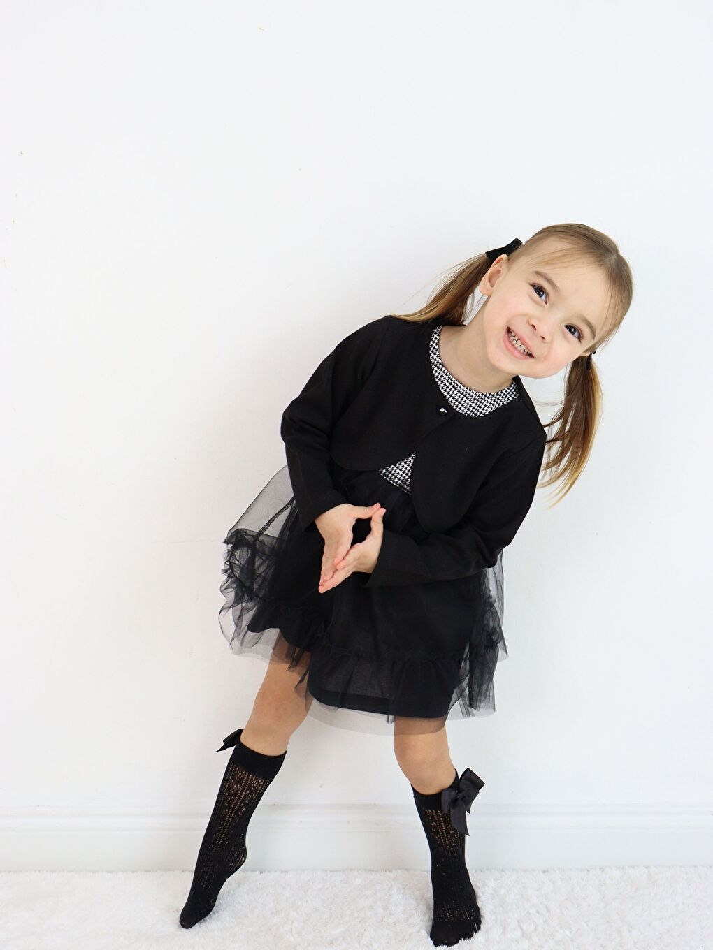 Siyah Bisiklet Yaka Kısa Kollu Kız Bebek Tüllü Elbise ve Uzun Kollu Bolero 2'li Takım-4