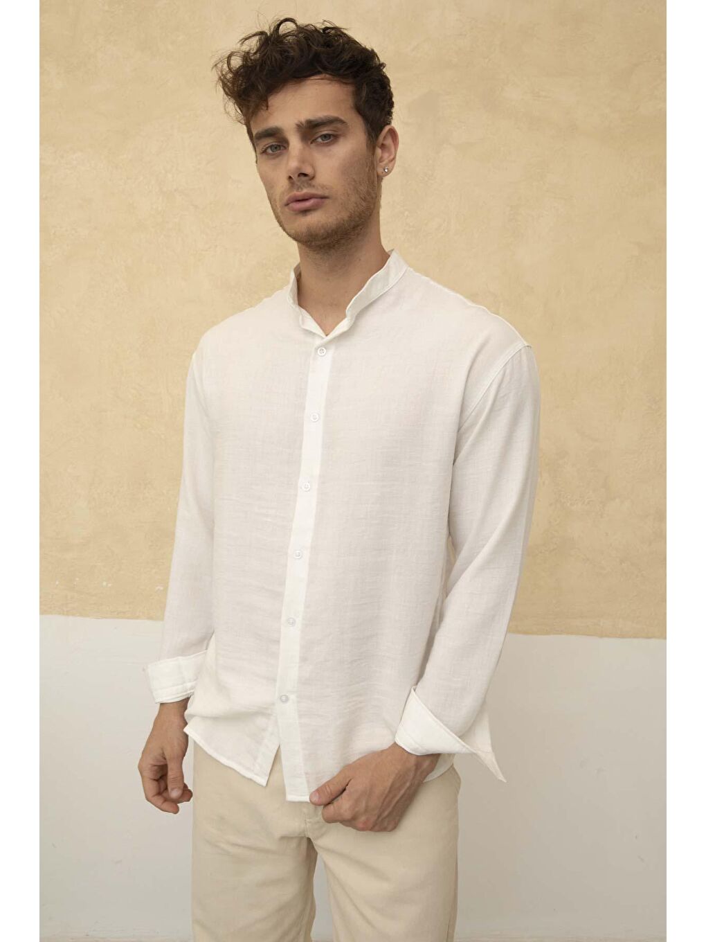 Beyaz Slim Fit Dar Kalıp Uzun Kol Hakim Yaka Pamuklu Keten Efekt Gömlek-4