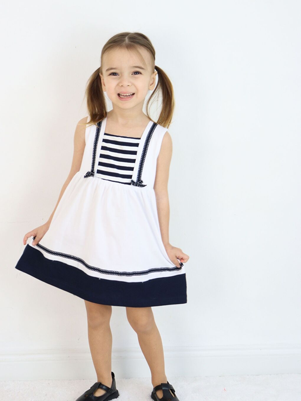 Beyaz Kare Yaka Kolsuz Kız Bebek Elbise-1