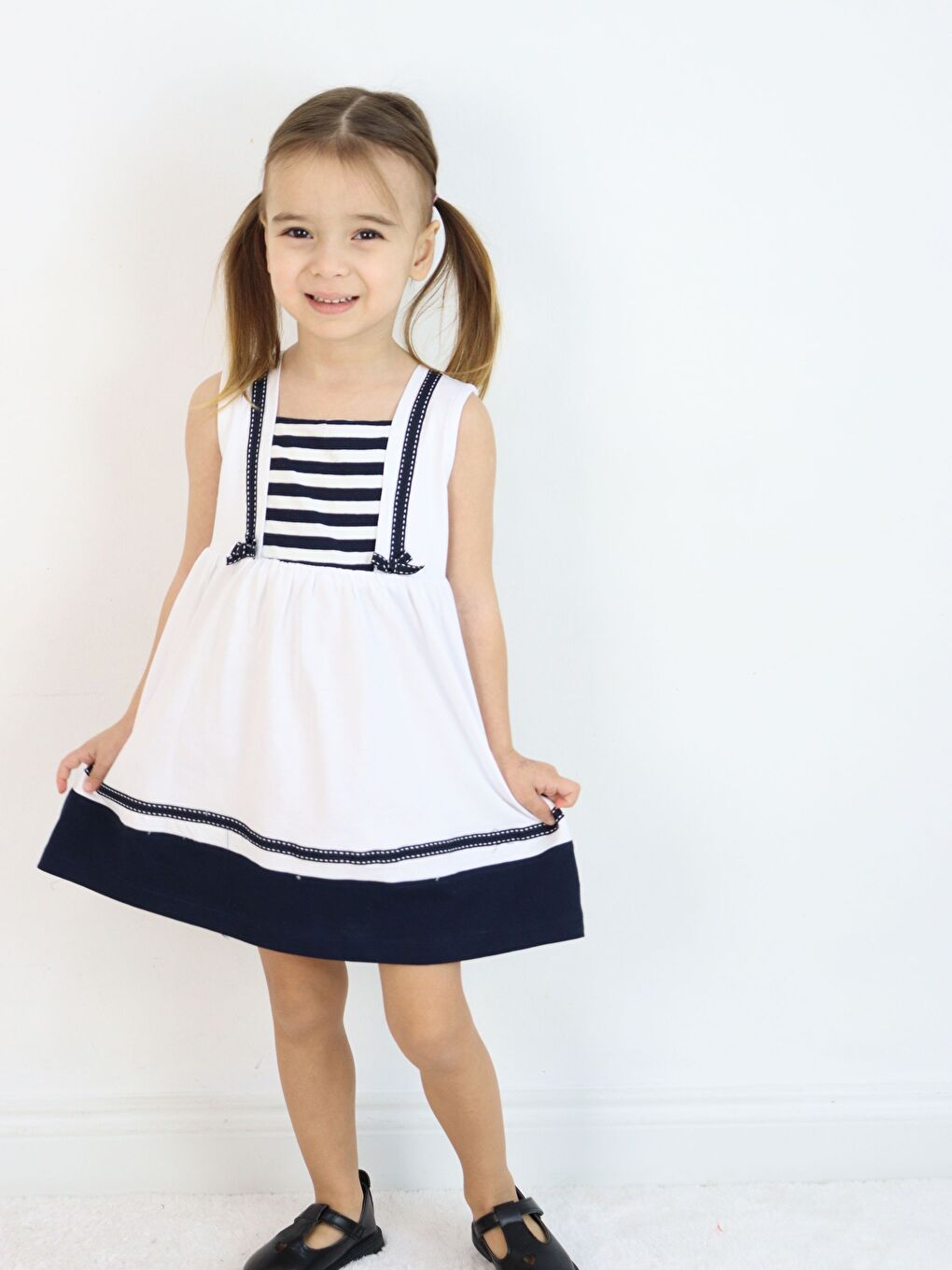 Beyaz Kare Yaka Kolsuz Kız Bebek Elbise-5