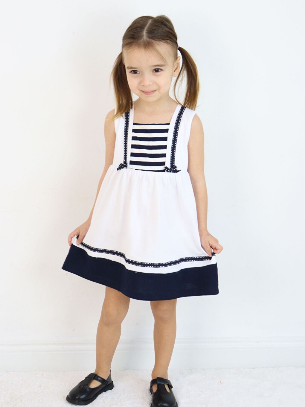 Beyaz Kare Yaka Kolsuz Kız Bebek Elbise-6