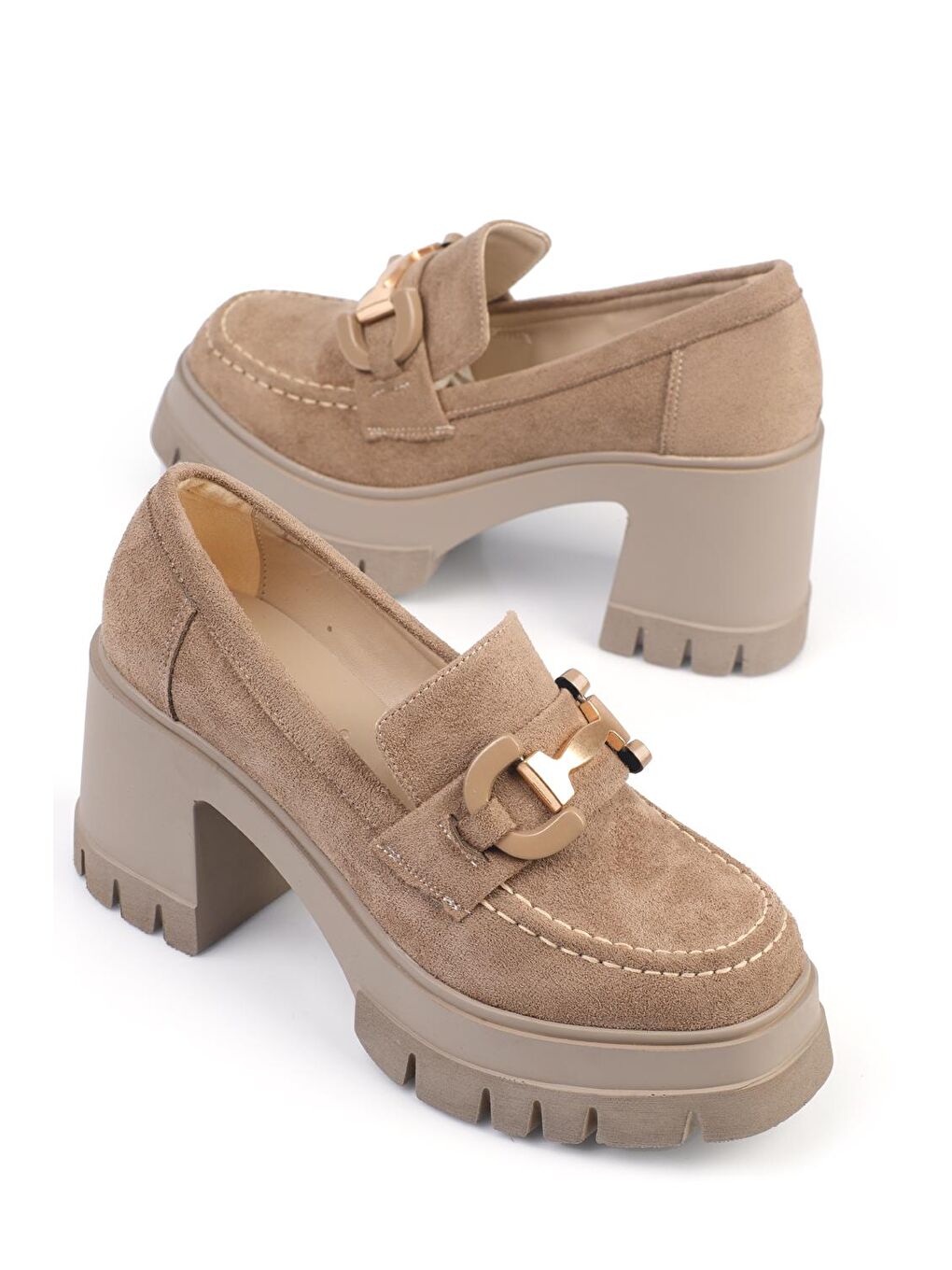 Bej Yuvarlak Burunlu Orta Topuklu Kadın Loafer-1