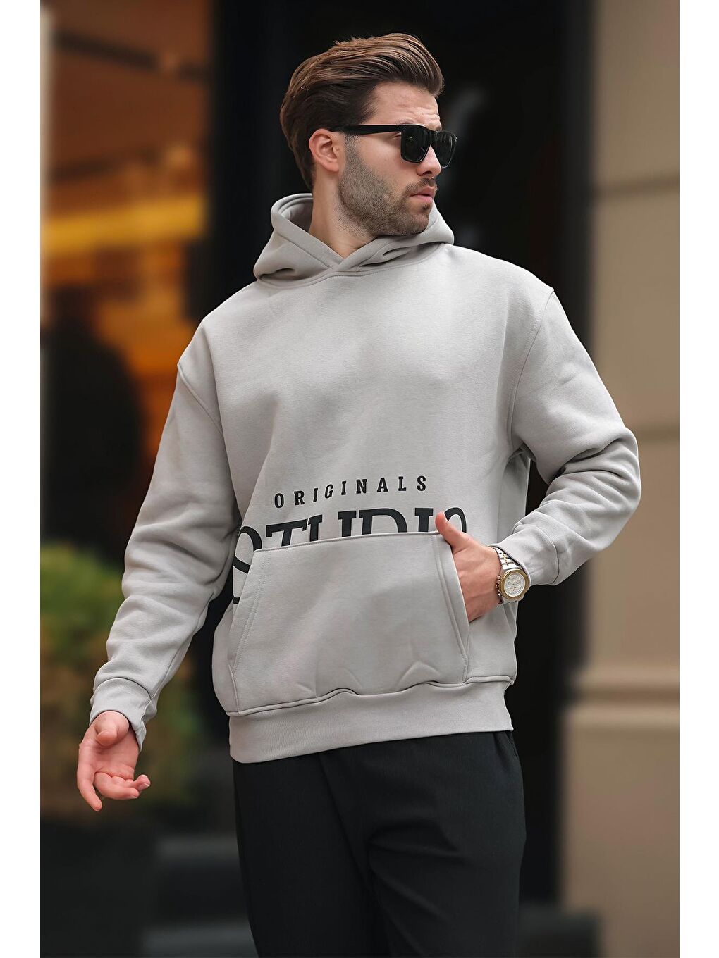 Madmext Gri Baskılı Boyalı Gri Kapüşonlu Baskılı Cep Detaylı Sweatshirt E7076