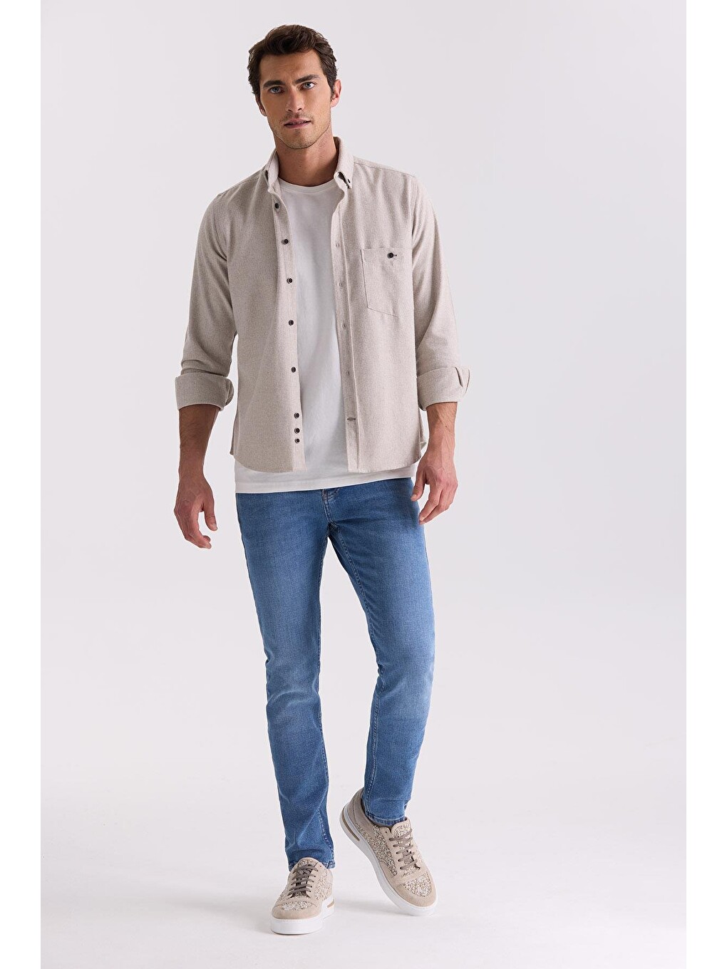 Bej Slim Fit Düğmeli Yaka Cepli Gömlek-1