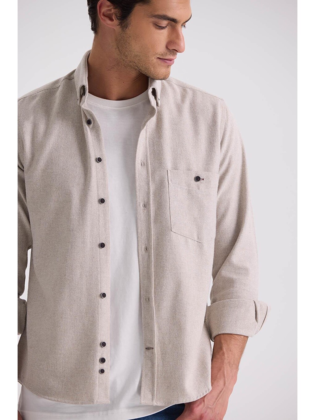 Bej Slim Fit Düğmeli Yaka Cepli Gömlek-2