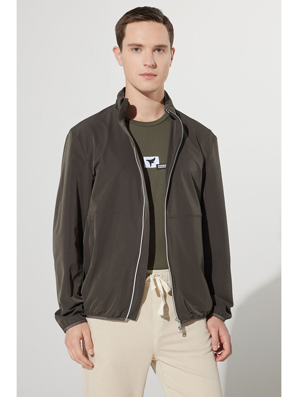 Erkek Haki Standart Fit Normal Kesim Kapüşonlu Mont