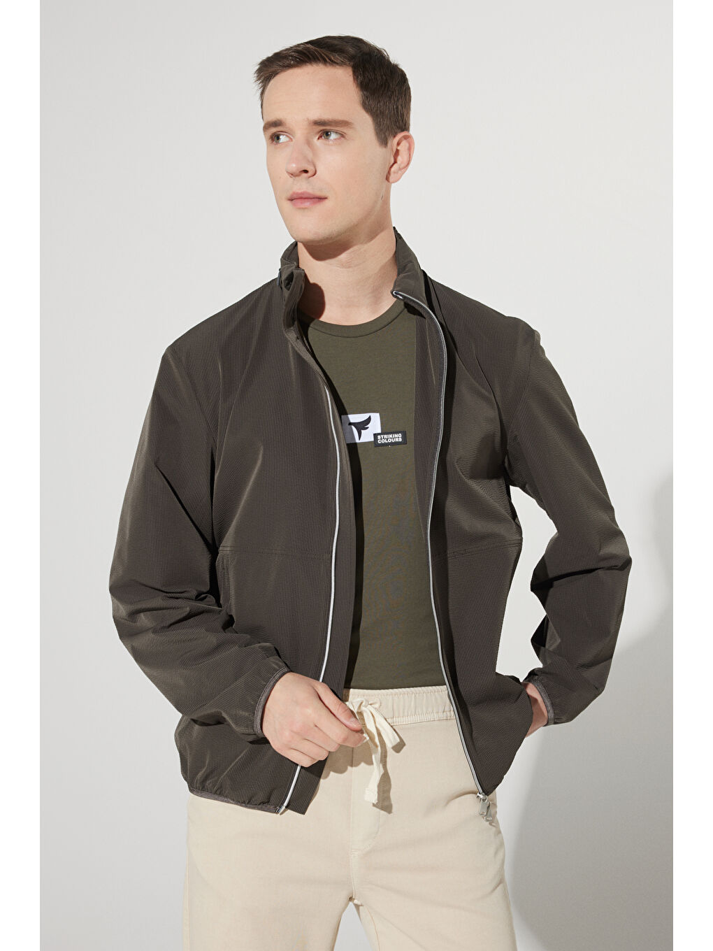 Erkek Haki Standart Fit Normal Kesim Kapüşonlu Mont-2