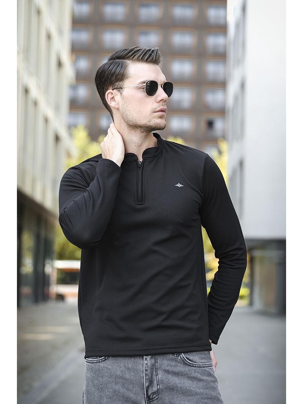 Siyah Jakbo Fermuarlı Hakim Yaka Petek Desen Erkek Uzul Kol Tişört-1