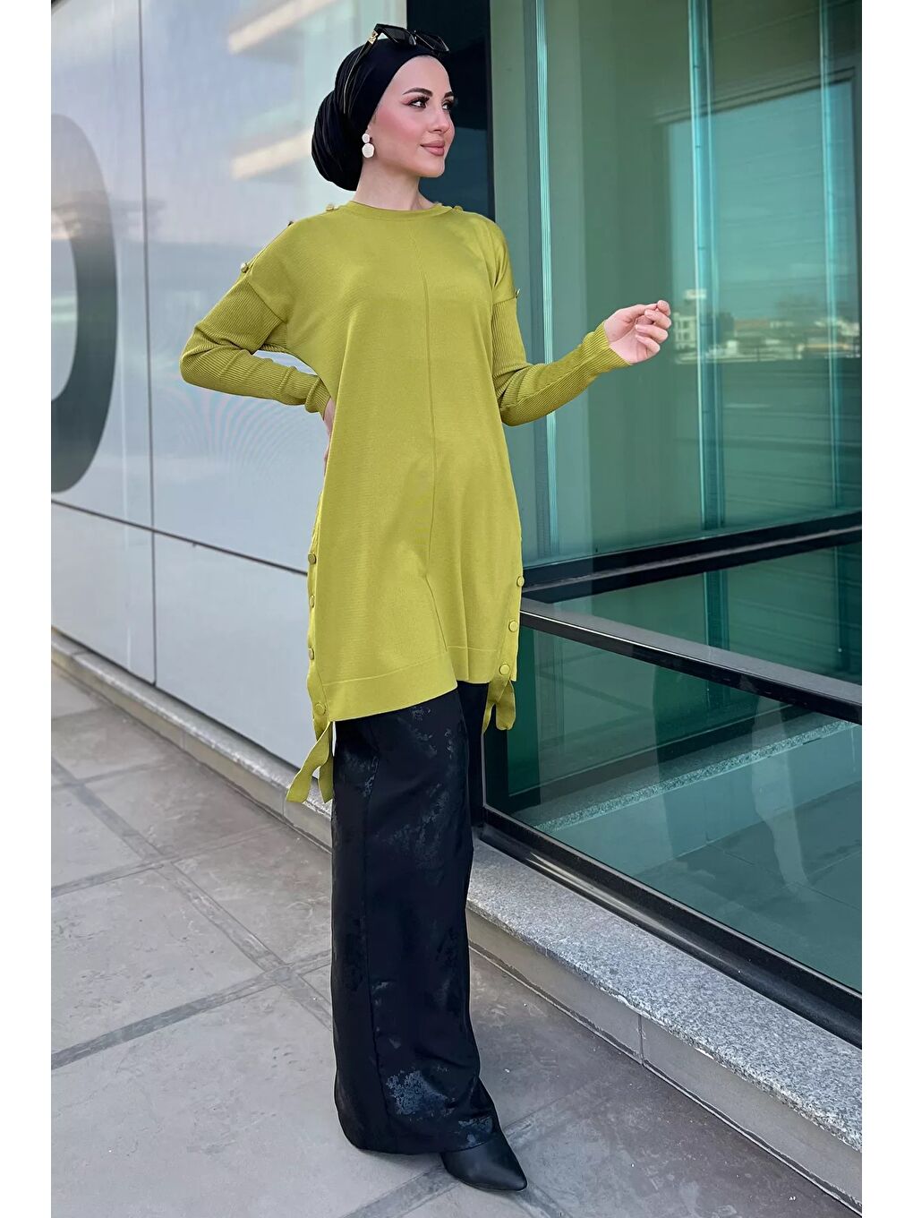 Yeşil Düğme Detaylı Tesettür Triko Tunik-1