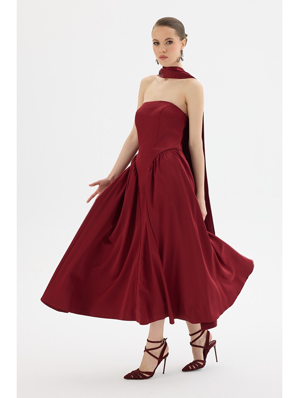 Bordo Straplez Şallı Saten Abiye Elbise-3