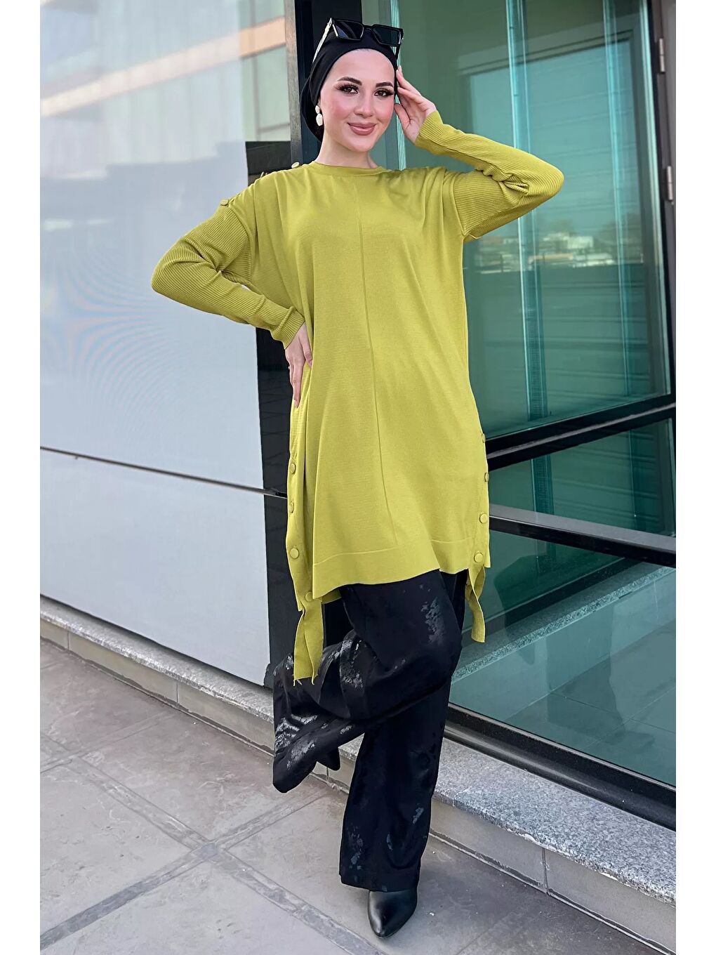 Yeşil Düğme Detaylı Tesettür Triko Tunik-2