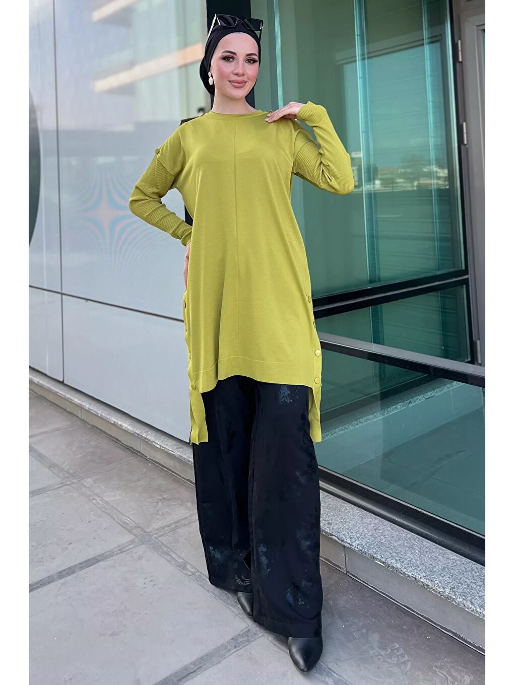 Yeşil Düğme Detaylı Tesettür Triko Tunik-4