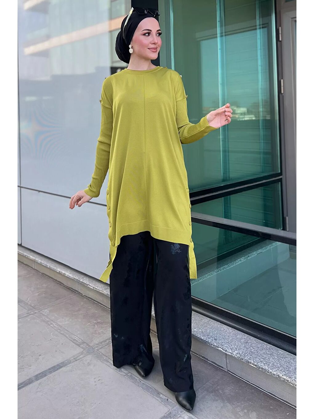 Yeşil Düğme Detaylı Tesettür Triko Tunik-5