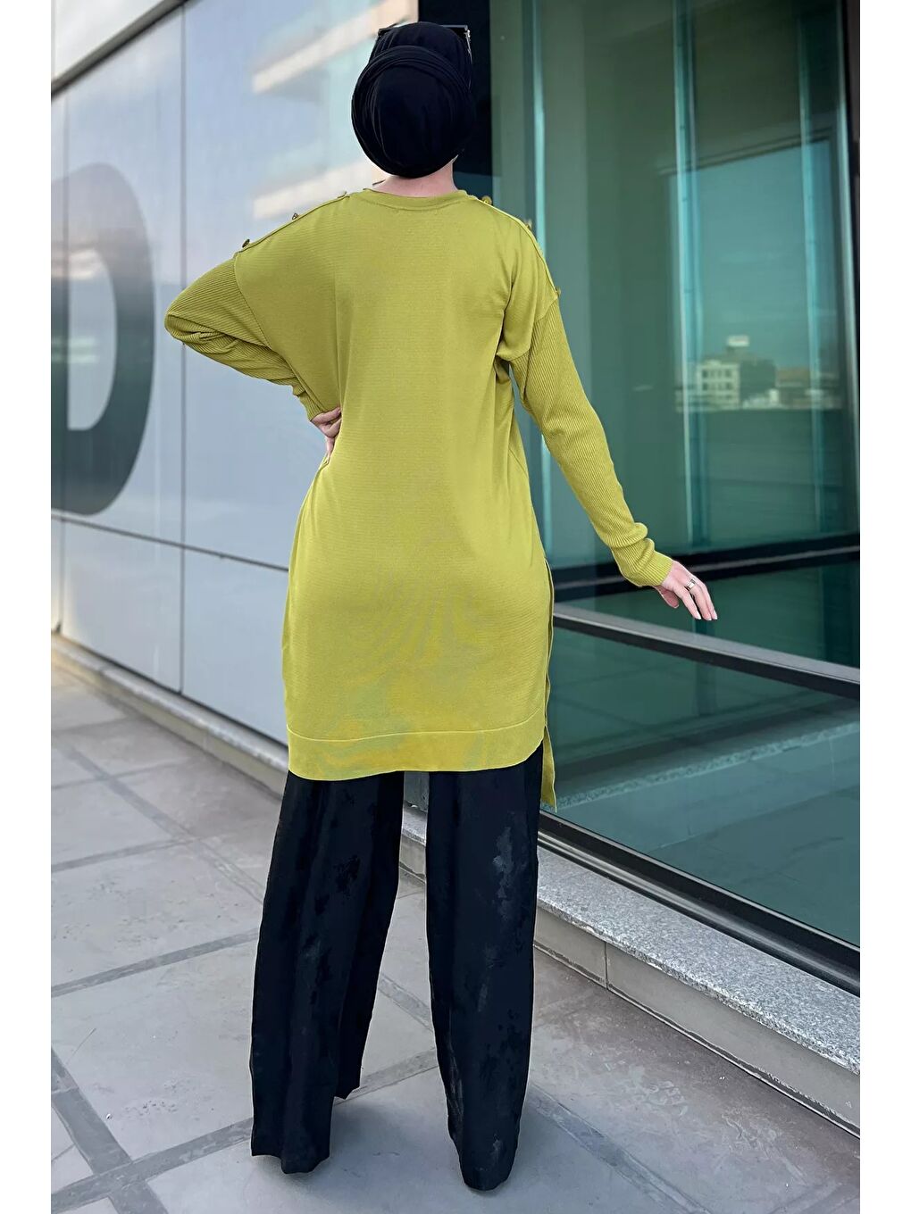Yeşil Düğme Detaylı Tesettür Triko Tunik-6