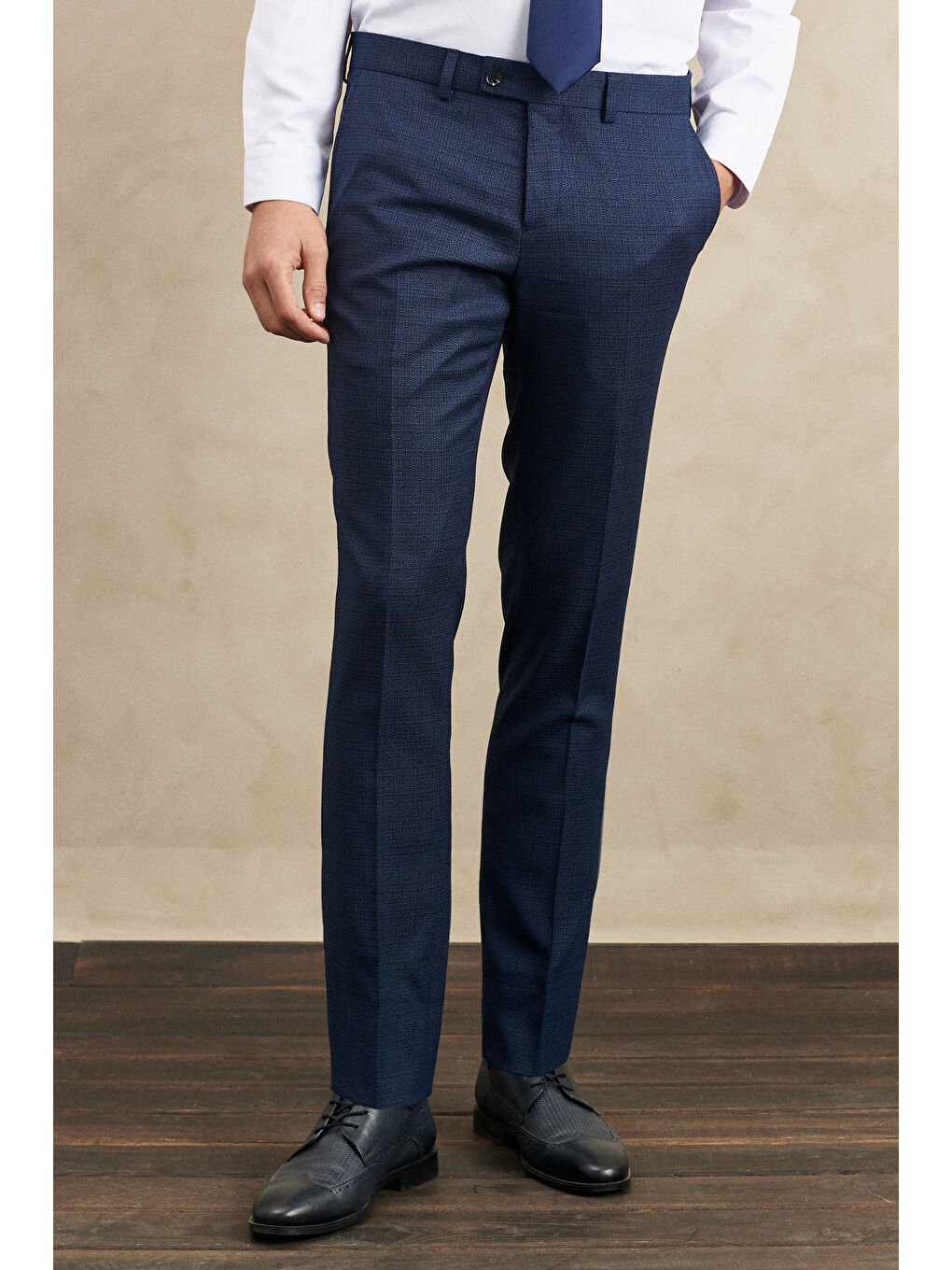 Erkek Lacivert Slim Fit Dar Kesim Kırlangıç Yaka Armürlü Yelekli Klasik Takım Elbise-7