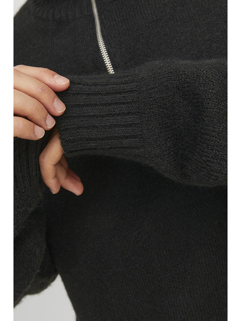 Siyah Originals Jorollie Yün Karışımlı Relaxed Fit Dik Yaka Kazak 12241817-4