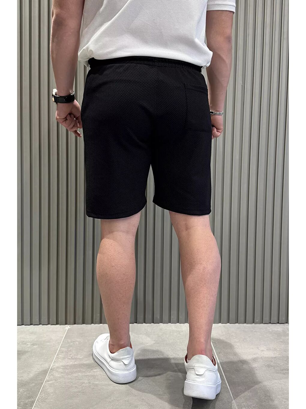 Siyah Erkek Bel Lastikli Kendinden Desenli Cepli Şort-2