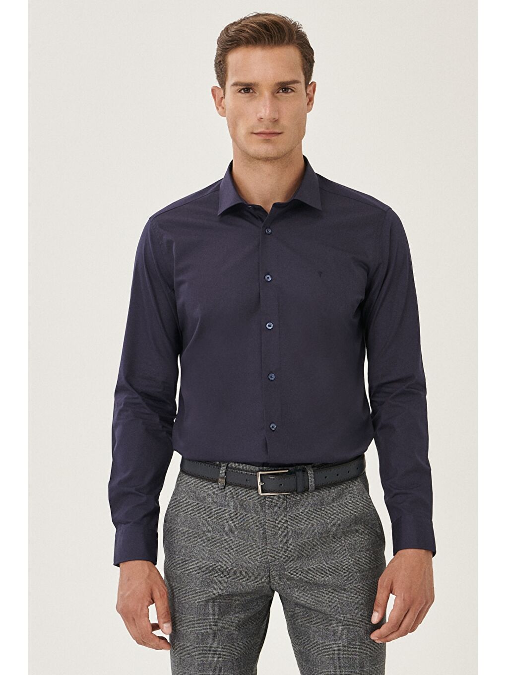 Erkek Koyu Lacivert Kolay Ütülenebilir Non-Iron Pamuklu Slim Fit Dar Kesim Klasik Yaka Gömlek