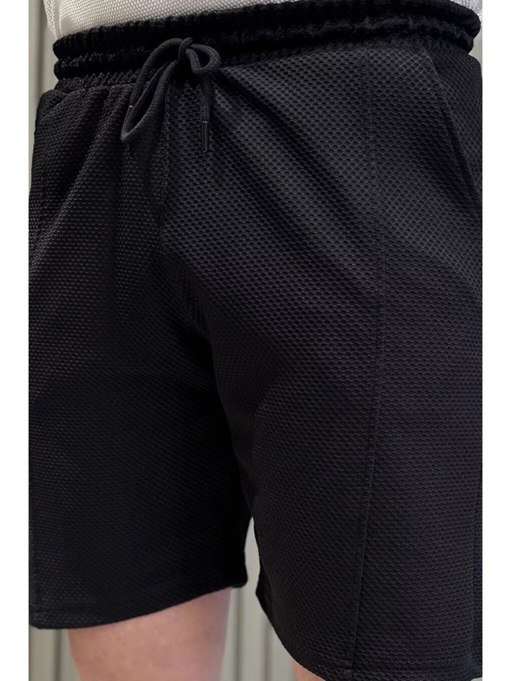 Siyah Erkek Bel Lastikli Kendinden Desenli Cepli Şort-3