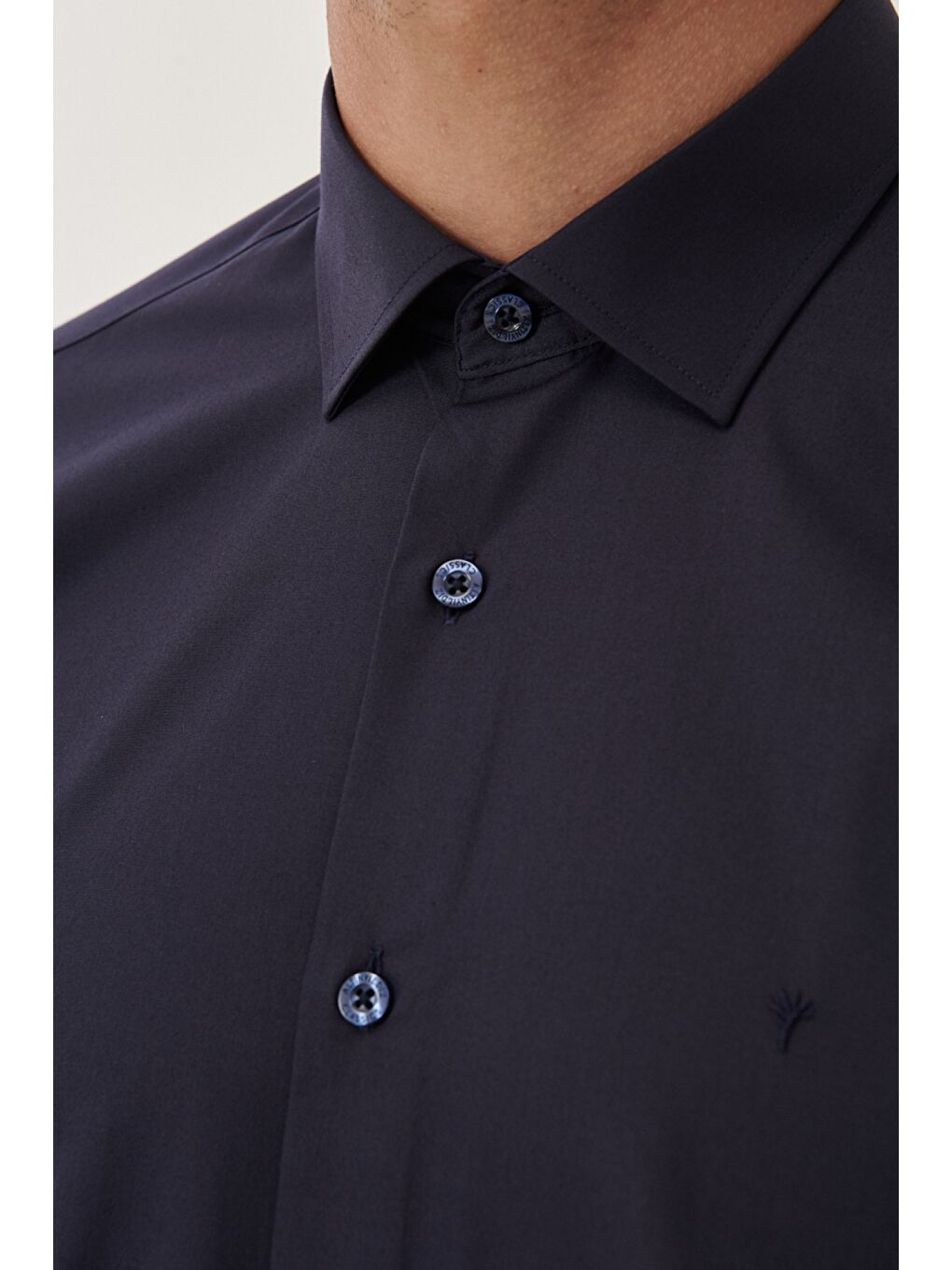 Erkek Koyu Lacivert Kolay Ütülenebilir Non-Iron Pamuklu Slim Fit Dar Kesim Klasik Yaka Gömlek-2