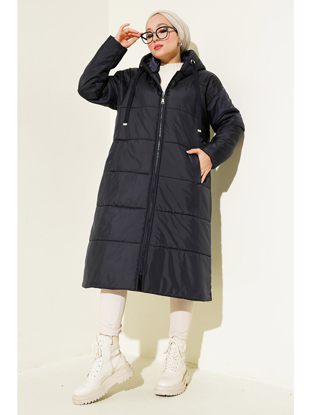 T5120 Kapüşonlu Uzun Şişme Tesettür Mont   Lacivert-2