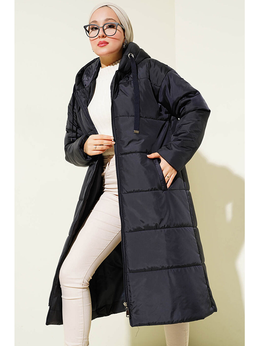 T5120 Kapüşonlu Uzun Şişme Tesettür Mont   Lacivert-4