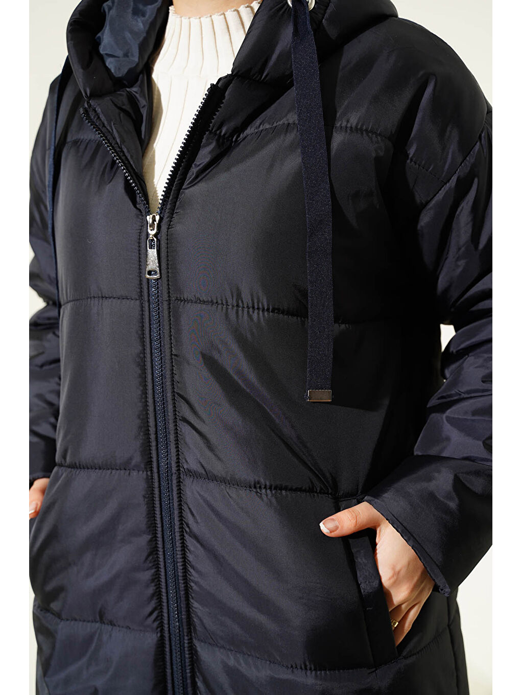 T5120 Kapüşonlu Uzun Şişme Tesettür Mont   Lacivert-6