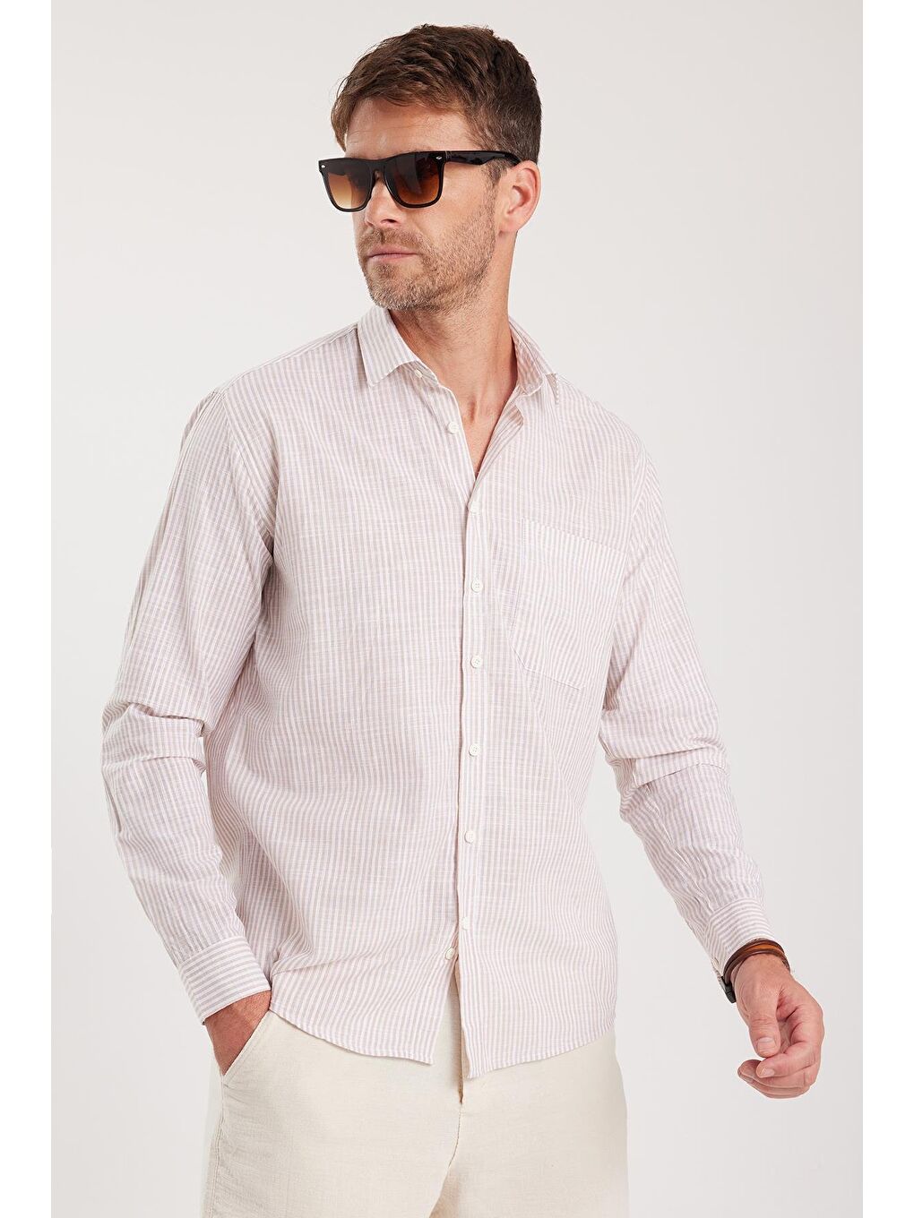 Erkek Regular Fit Klasik Kesim Uzun Kollu %100 Pamuk Keten Doku Tek Cepli Bej Çizgili Gömlek-4