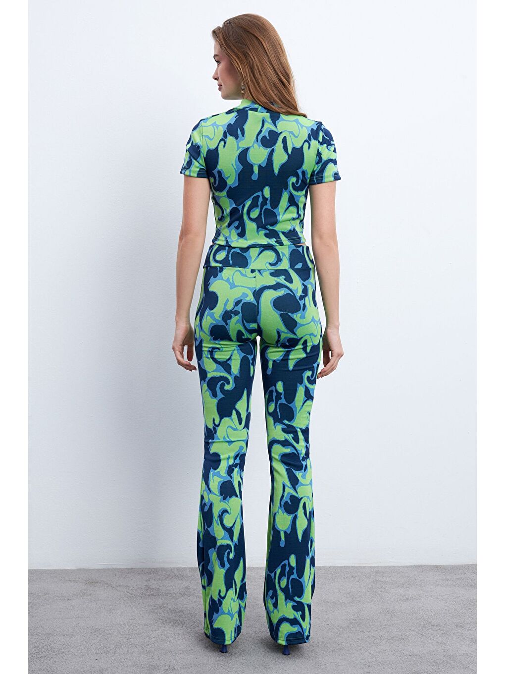 Karışık Kadın Yeşil Laci Desenli Elastanlı Pantolonlu Balıkçı Yaka Takım-4