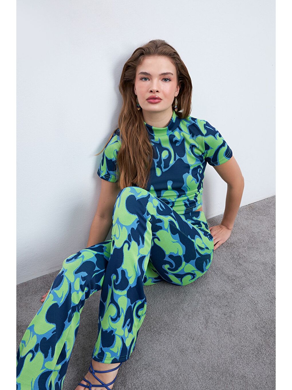 Karışık Kadın Yeşil Laci Desenli Elastanlı Pantolonlu Balıkçı Yaka Takım-5