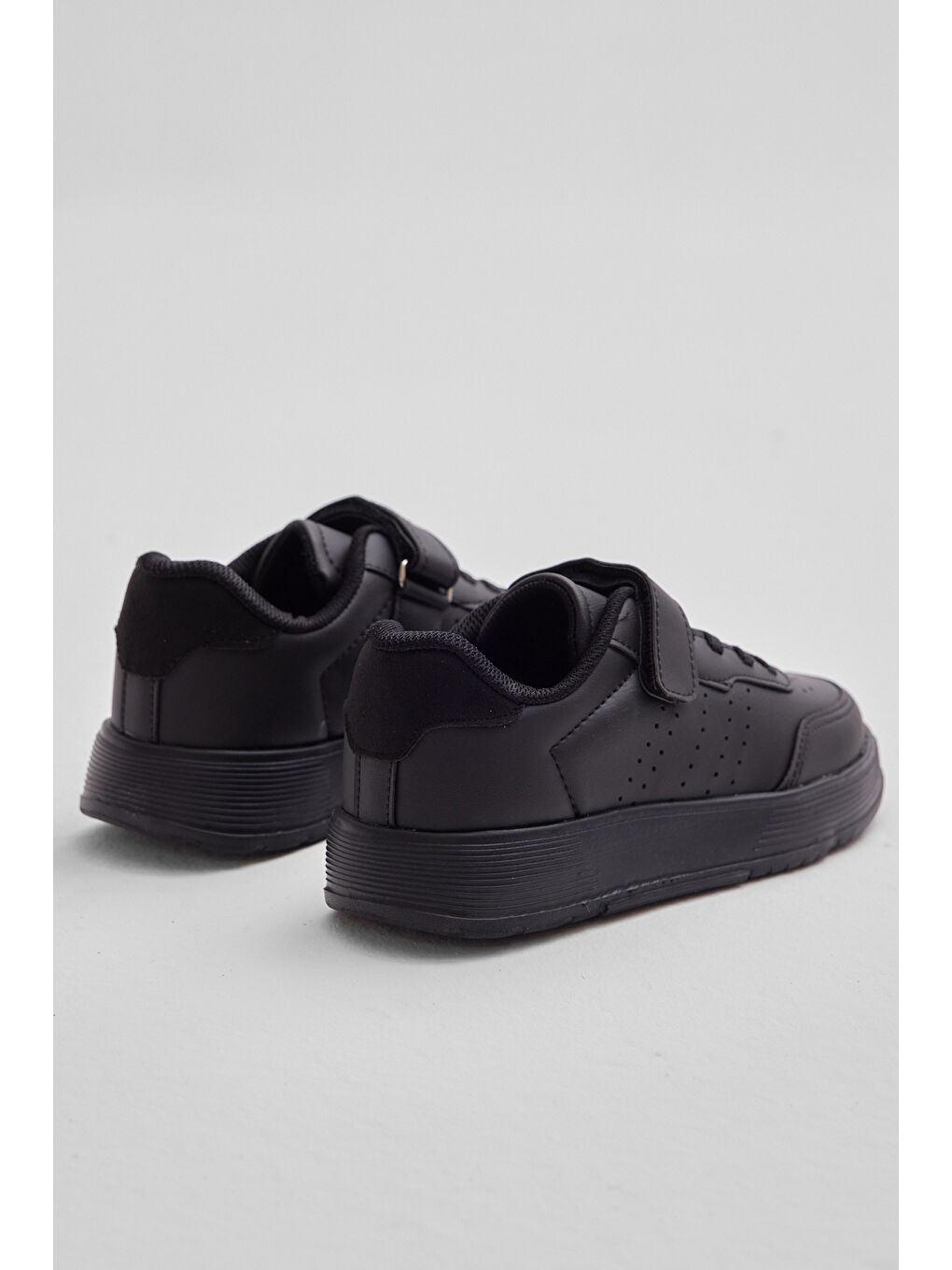 Çocuk Unisex Siyah Faylon Hafif Taban Bağcıklı Günlük Spor Ayakkabı-3