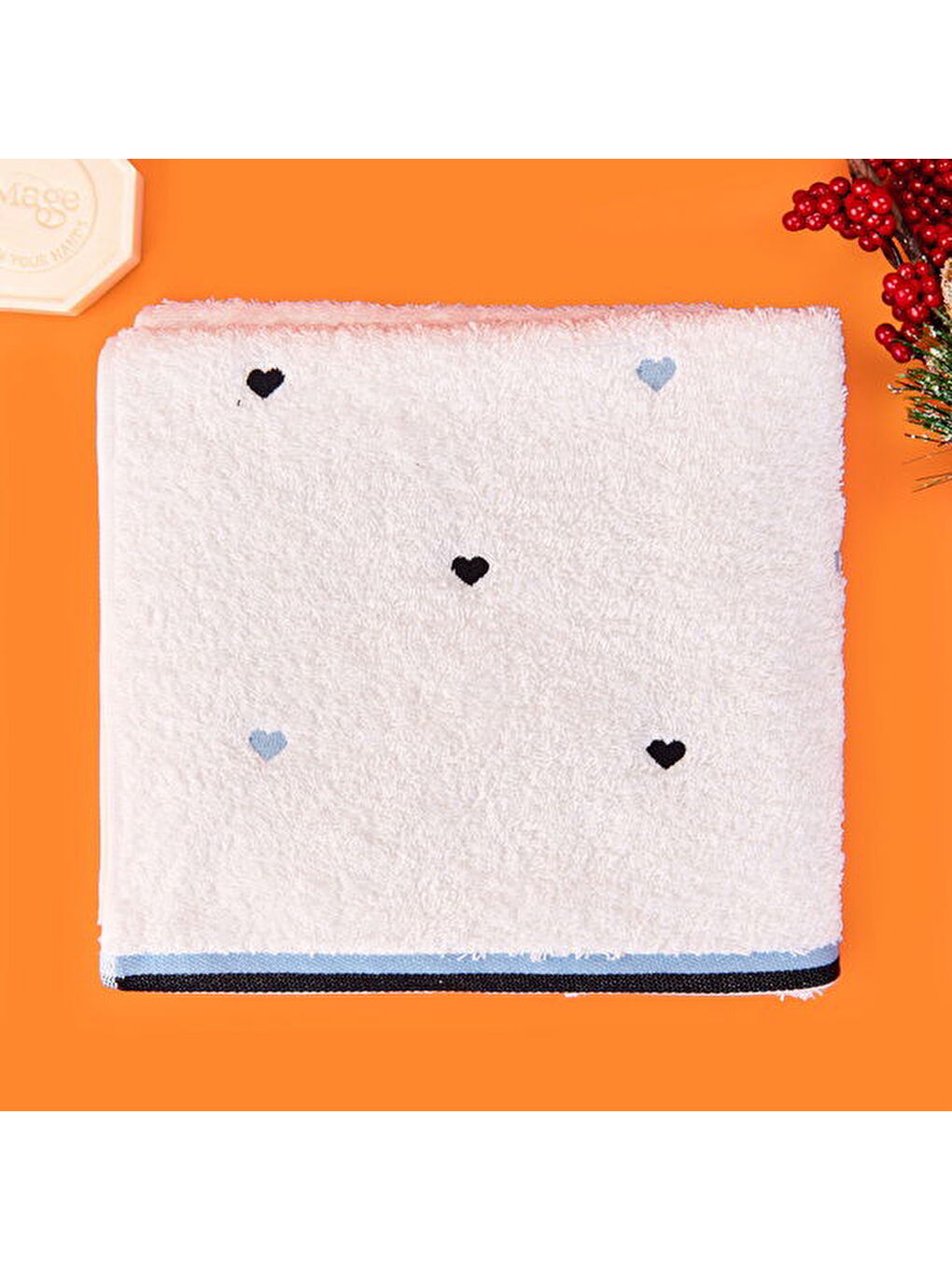 Lila Soft Kalp Nakışlı Yüz Havlusu - Ekru / Siyah - 50x90 cm