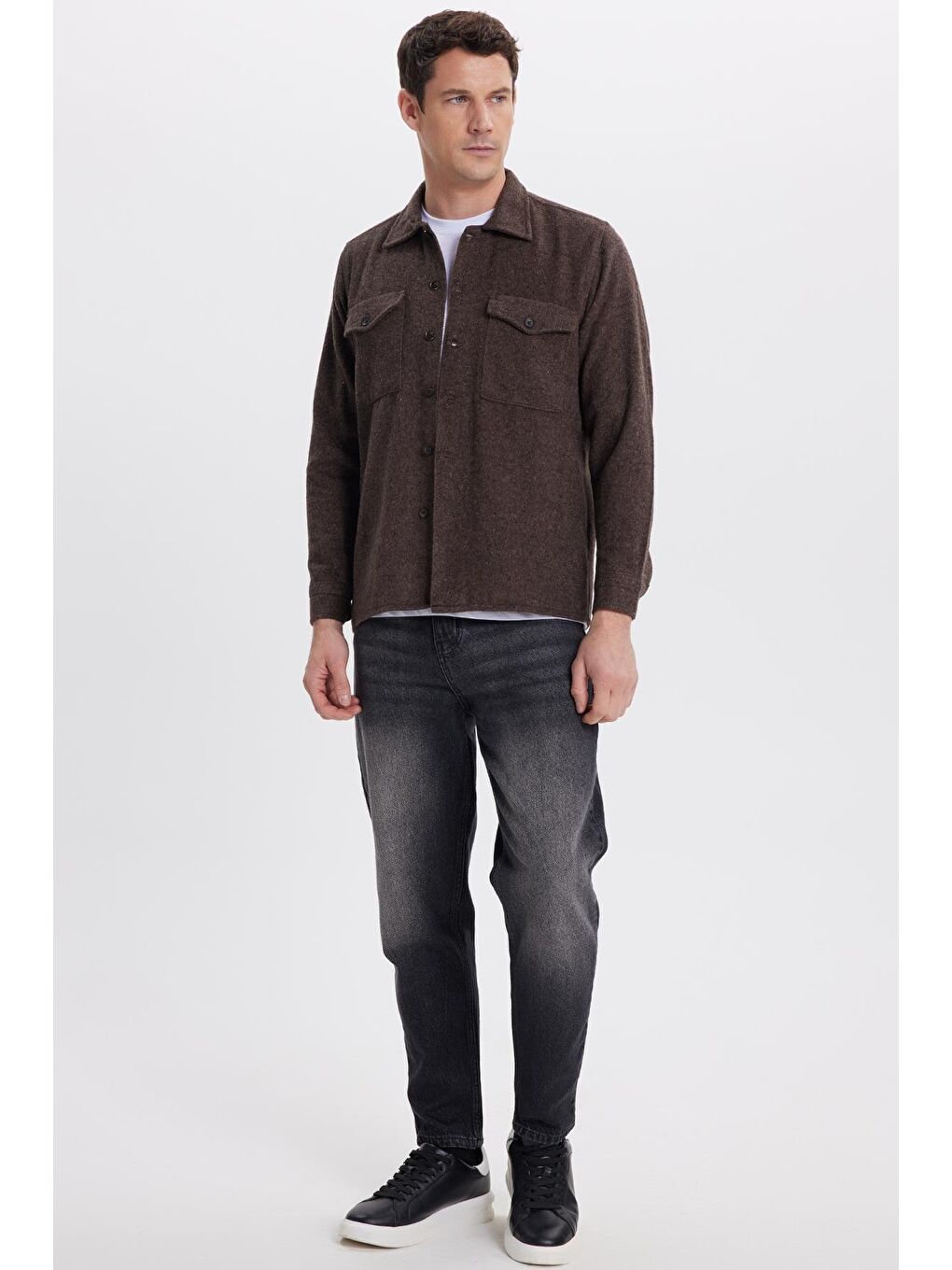 Erkek Regular Fit Rahat Kesim Çift Cep  Kapaklı Çıtçıtlı Kahverengi Gömlek-3