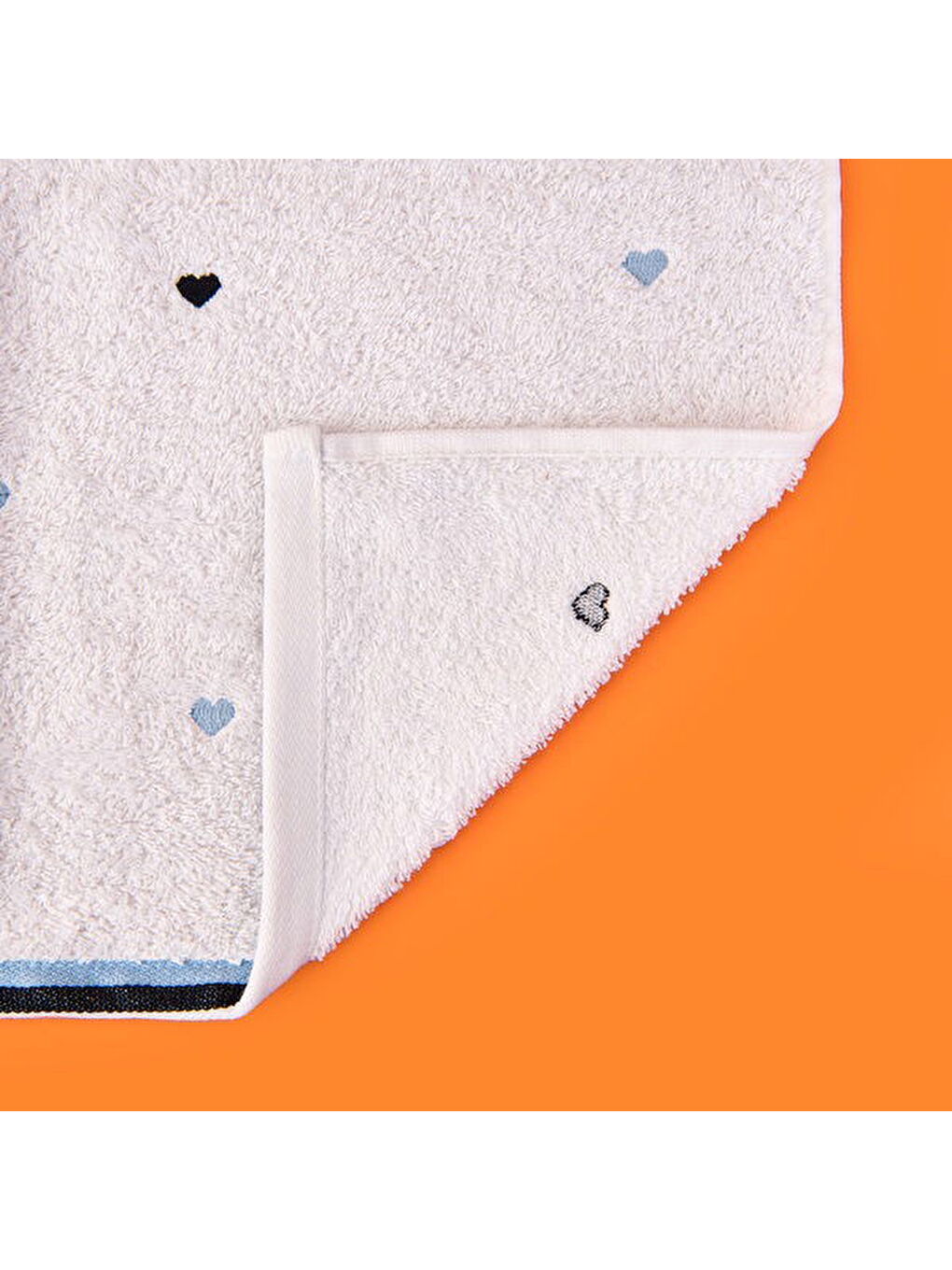 Lila Soft Kalp Nakışlı Yüz Havlusu - Ekru / Siyah - 50x90 cm-3