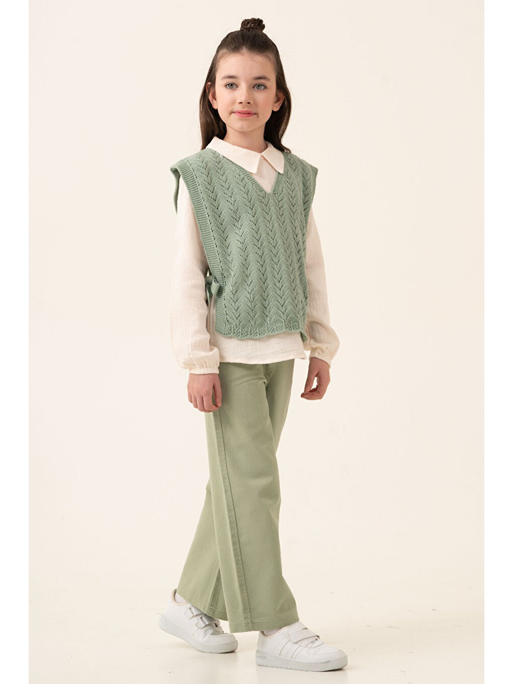 Yeşil Örgü Süveterli Müslin Gömlekli Kız Çocuk 3lü Alt Üst Takım 20536-3